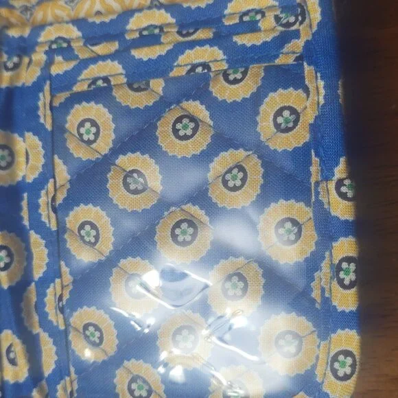 Vera Bradley ~ Rivera Blue Tri - Fold Wallet ~ Excellent / New Condition - Picture 5 of 7